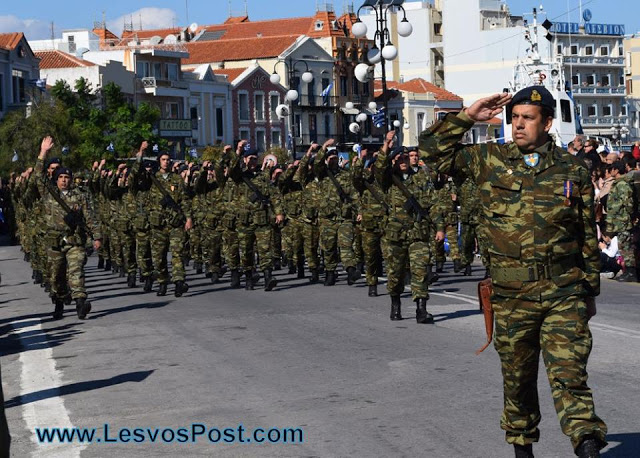 BINTEO-ΦΩΤΟ: Στρατιωτική παρέλαση 28η Οκτωβρίου 2015 στην Μυτιλήνη - Φωτογραφία 8