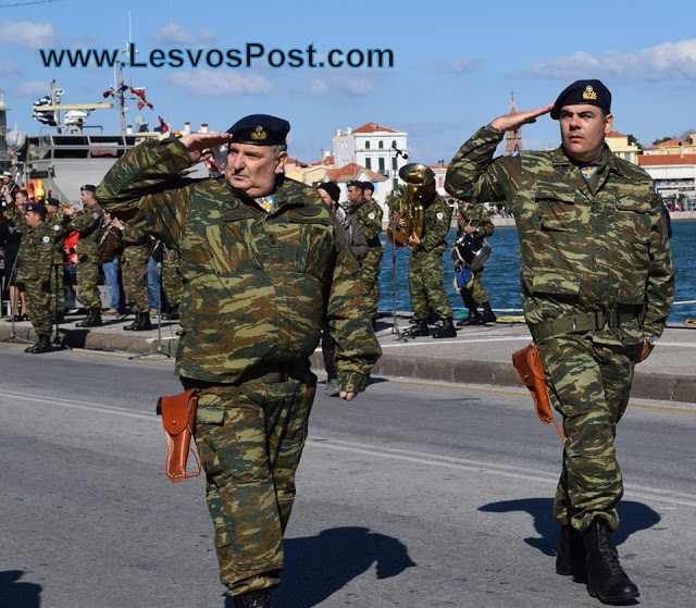 BINTEO-ΦΩΤΟ: Στρατιωτική παρέλαση 28η Οκτωβρίου 2015 στην Μυτιλήνη - Φωτογραφία 9