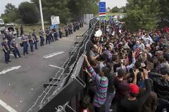 ΟΥΓΓΑΡΙΑ: ΣΤΗΝ ΕΛΛΑΔΑ ΝΑ ΑΠΕΛΑΥΝΟΝΤΑΙ ΟΣΟΙ ΜΕΤΑΝΑΣΤΕΣ ΔΕΝ ΓΙΝΟΝΤΑΙ ΔΕΚΤΟΙ ΣΕ ΑΛΛΕΣ ΧΩΡΕΣ