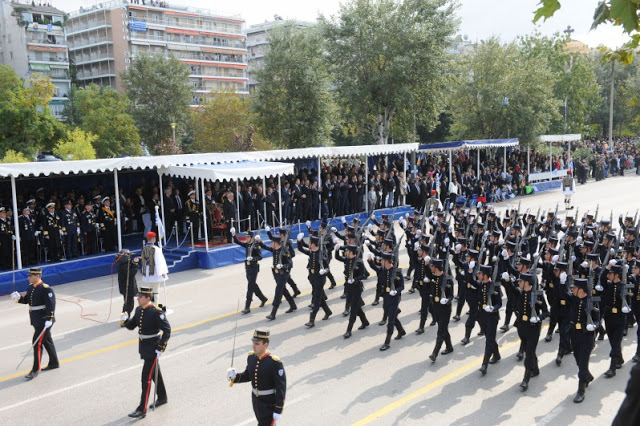 Αποκάλυψη Πολεμικής Σημαίας και Παρέλαση Μαθητών-τριών Σ.Σ.Α.Σ. 28ης Οκτωβρίου 2015 - Φωτογραφία 13