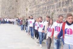 Ιωάννινα: 1.700 μαθητές σε μία μεγάλη αγκαλιά [photos]