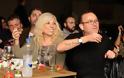 Ο Σταμάτης Γονίδης με την σύζυγό του στον κουμπάρο τους - Έπιασε το μικρόφωνο και έγινε χαμός [photos + video]] - Φωτογραφία 4