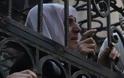 Αυτές οι απίστευτες οικόνες κάνουν τον γύρω του διαδικτύου - Τζιχαντιστές έβαλαν γυναίκες σε κλουβιά ως ανθρώπινες ασπίδες σε ταράτσες [photos] - Φωτογραφία 3