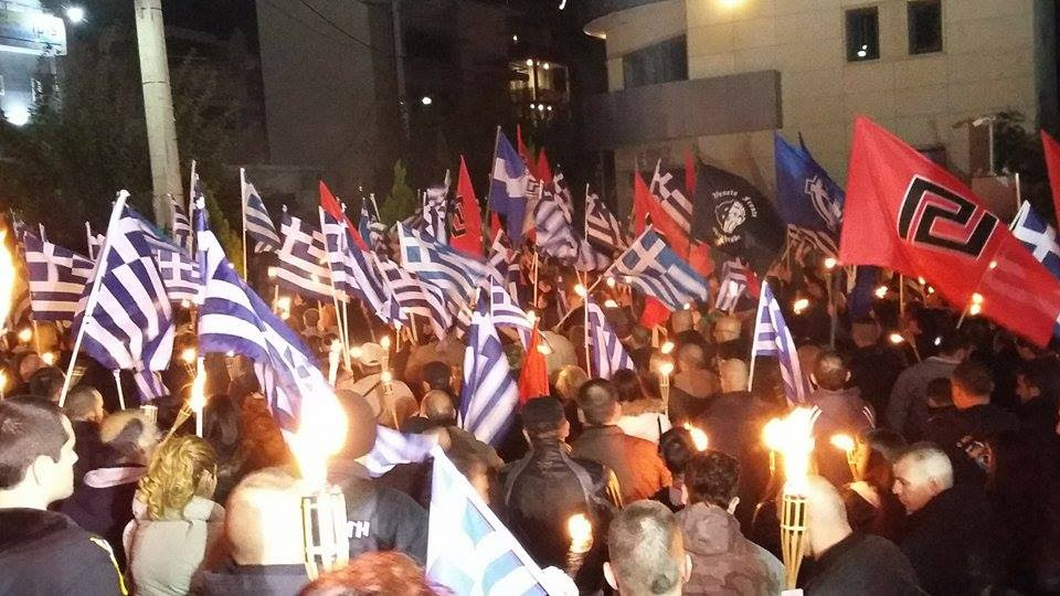 Χιλιάδες άνθρωποι στον τόπο θυσίας των δύο άτυχων νέων - Πρώτες εικόνες - Φωτογραφία 2