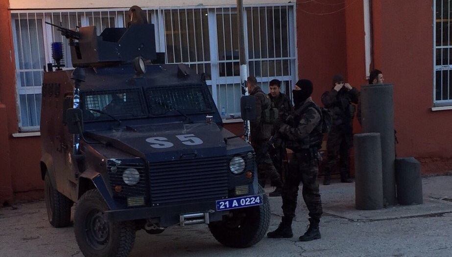 Τουρκία: Η κυβέρνηση τρομοκρατεί τον κόσμο με τον στρατό για τις εκλογές [photos] - Φωτογραφία 3