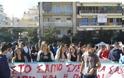 Πάτρα - ΤΩΡΑ: Στους δρόμους οι μαθητές - Συγκεντρώθηκαν στην πλατεία Γεωργίου [photos]
