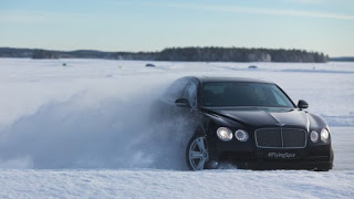 Εντυπωσιακό βίντεο πώς να μάθεις να οδηγείς μια Bentley στον πάγο! - Φωτογραφία 1