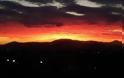 Εντυπωσιακές φωτογραφίες: Το εξωτικό ηλιοβασίλεμα που «τρέλανε» τους Αθηναίους - Φωτογραφία 3