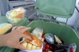 Πάτρα: Στα σκουπίδια καταλήγει το καθημερινό φαγητό που περισσεύει από το ΚΕΤΧ - Φωτογραφία 1