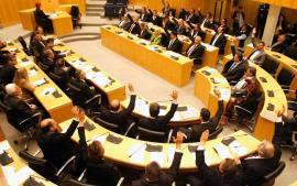 Κύπρος: Στους 56 η τελική απόφαση για τη χρηματοδότηση κομμάτων - Φωτογραφία 1