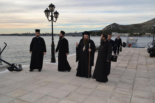 Εγκαίνια επί διασαλευθείσα Αγία Τράπεζα„ στον Ιερό Ναό Αγίων Κωνσταντίνου Και Ελένης Ναυστάθμου Σαλαμίνας - Φωτογραφία 3