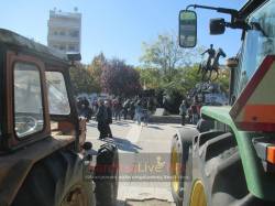 Τα τρακτέρ κατέλαβαν την πλατεία Πλαστήρα [photos+video] - Φωτογραφία 18