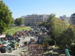 Τα τρακτέρ κατέλαβαν την πλατεία Πλαστήρα [photos+video] - Φωτογραφία 26