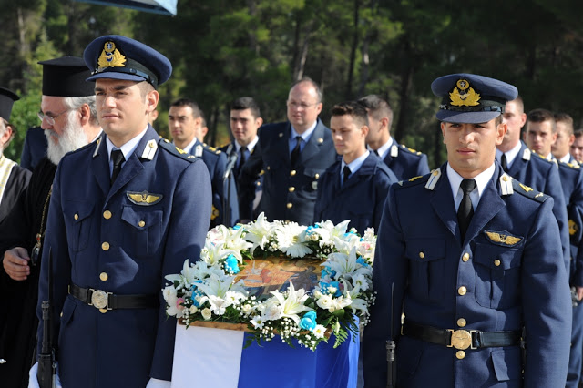 Παρουσία Πολιτικής και Στρατιωτικής Ηγεσίας ΥΠΕΘΑ στον επίσημο εορτασμό του προστάτη της Πολεμικής Αεροπορίας Αρχαγγέλου Μιχαήλ - Φωτογραφία 8