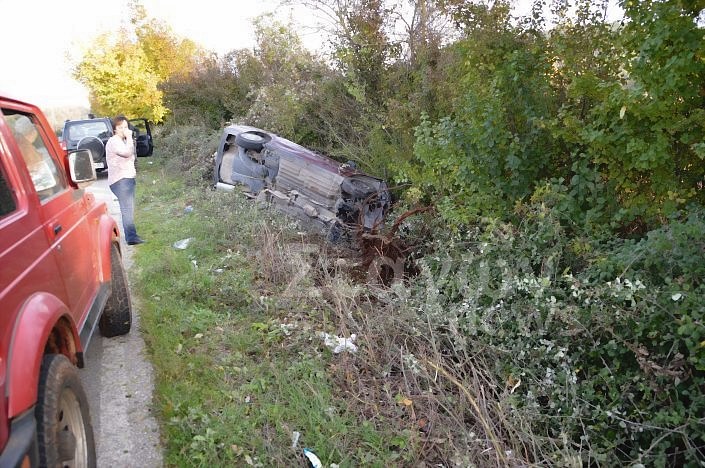 Τροχαίο ατύχημα το απόγευμα στην Καλαμπάκα - Άγιο είχε μια 50χρονη [photos] - Φωτογραφία 11