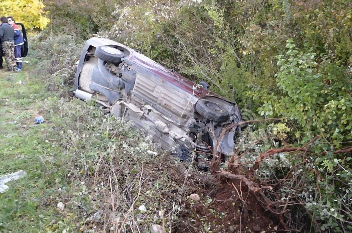 Τροχαίο ατύχημα το απόγευμα στην Καλαμπάκα - Άγιο είχε μια 50χρονη [photos] - Φωτογραφία 2