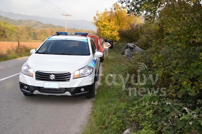 Τροχαίο ατύχημα το απόγευμα στην Καλαμπάκα - Άγιο είχε μια 50χρονη [photos] - Φωτογραφία 4