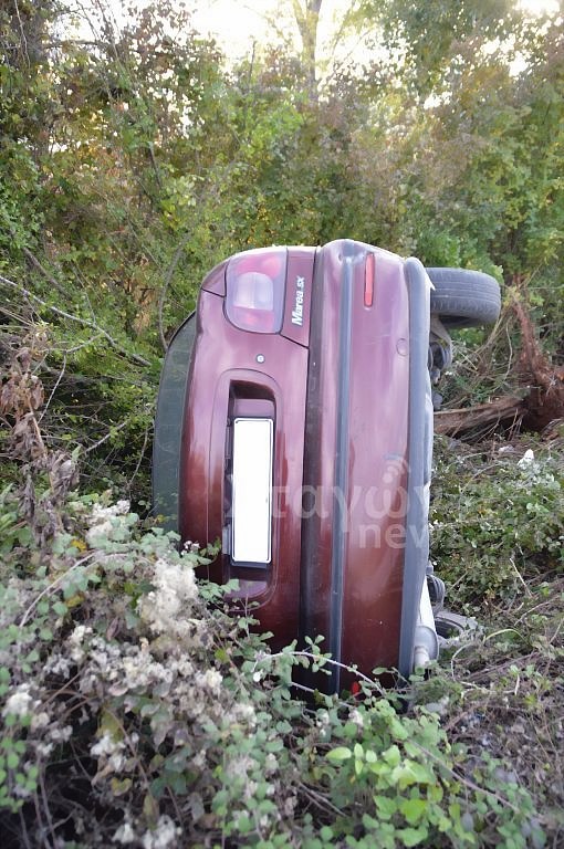 Τροχαίο ατύχημα το απόγευμα στην Καλαμπάκα - Άγιο είχε μια 50χρονη [photos] - Φωτογραφία 7