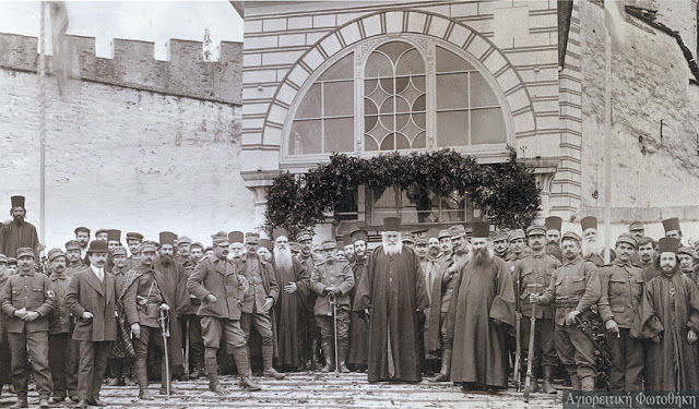 7402 - Φωτογραφίες των Ελληνικών Στρατευμάτων εντός του Αγίου Όρους, τις πρώτες ημέρες μετά την Απελευθέρωση (Νοέμβριος 1912) - Φωτογραφία 13