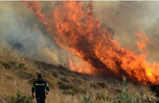 Συναγερμός στην Πυροσβεστική Κρήτης– Πολύωρη μάχη με τις φλόγες σε τρία μέτωπα - Φωτογραφία 1
