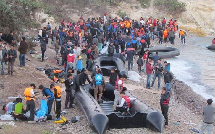 Απίστευτες φωτογραφίες ντοκουμέντα-Έτσι ξεκινούν το ταξίδι τους οι πρόσφυγες για την Ελλάδα [photos] - Φωτογραφία 4