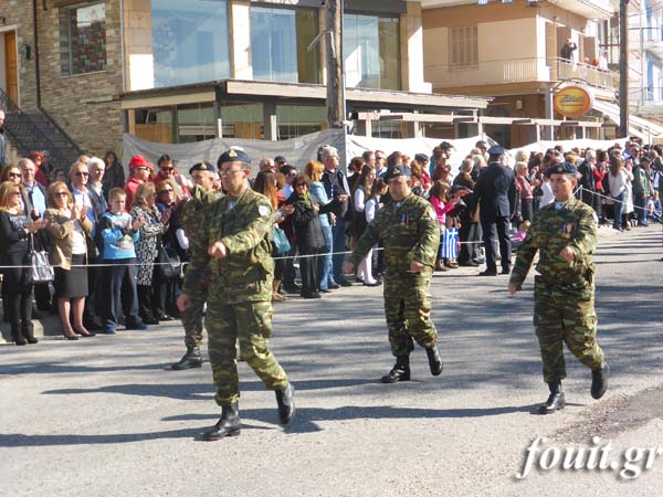 Η στρατιωτική παρέλαση της 103ης επετείου απελευθέρωσης της Καστοριάς (φωτογραφίες – βίντεο) - Φωτογραφία 10