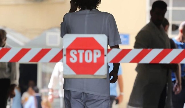 «Κλειστόν» λόγω απεργίας! «Μπλοκάρει» όλη η Υγεία από τα σκληρά μέτρα του μνημονίου - Φωτογραφία 1