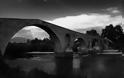 Εκδήλωση αφιερωμένη στο ιστορικό γεφύρι της Άρτας με προβολή ντοκιμαντέρ του Βασίλη Γκανιάτσα - Φωτογραφία 1