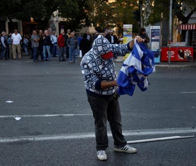 Με μεγάλη συμμετοχή η γενική απεργία κατά της λιτότητας - Φωτογραφία 11