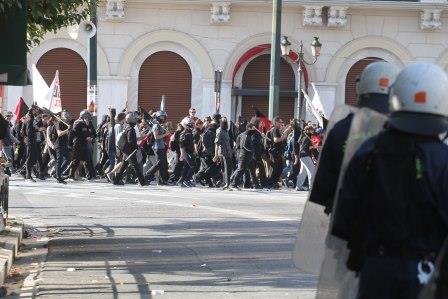 Με μεγάλη συμμετοχή η γενική απεργία κατά της λιτότητας - Φωτογραφία 15