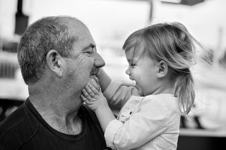 Δέκα λόγοι για τους οποίους ο παππούς είναι ο αγαπημένος ήρωας των παιδιών - Φωτογραφία 1