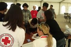 Ελληνικός Ερυθρός Σταυρός: Διανομή 650 κιτίων με ανθρωπιστικό υλικό σε πρόσφυγες και μετανάστες στο Κέντρο Φιλοξενίας Προσφύγων στον Ελαιώνα και το Γαλάτσι [photos]