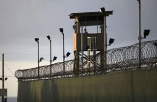 Πέντε κρατούμενοι από το Γκουαντάναμο μεταφέρθηκαν στα Ηνωμένα Αραβικά Εμιράτα - Φωτογραφία 1