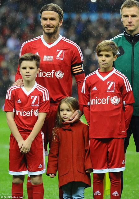 Ο David Beckham πήρε τα παιδιά του στο γήπεδο και.... δείτε τι έκανε η κόρη του! [photos] - Φωτογραφία 2