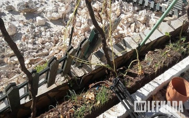 Απίστευτες εικόνες καταστροφής από τον σεισμό που σάρωσε τη Λευκάδα... [photos] - Φωτογραφία 2