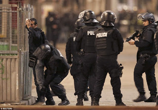 Χαμός στο Παρίσι:Σε εξέλιξη επιχείρηση της αστυνομίας-Κόσμος εγκαταλείπει τα σπίτια του.... - Φωτογραφία 1