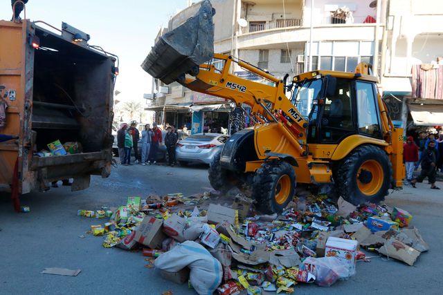 Ράκκα: Η πρωτεύουσα του τρόμου - Εκεί που οι ισλαμιστές σφάζουν τους χριστιανούς και όσους αντιδρούν στις εντολές τους [σκληρές εικόνες] - Φωτογραφία 7