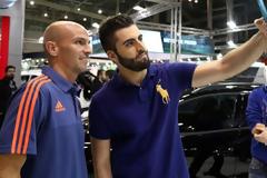 ΧΑΜΟΣ ΣΤΗΝ ΕΚΘΕΣΗ ΑΥΤΟΚΙΝΗΤΟΥ ΓΙΑ... ΚΑΜΠΙΑΣΟ! (PHOTOS)