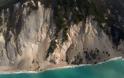 Σοκ: Δείτε πώς είναι η παραλία των Εγκρεμνών μετά το σεισμό της Λευκάδας! [photos] - Φωτογραφία 1