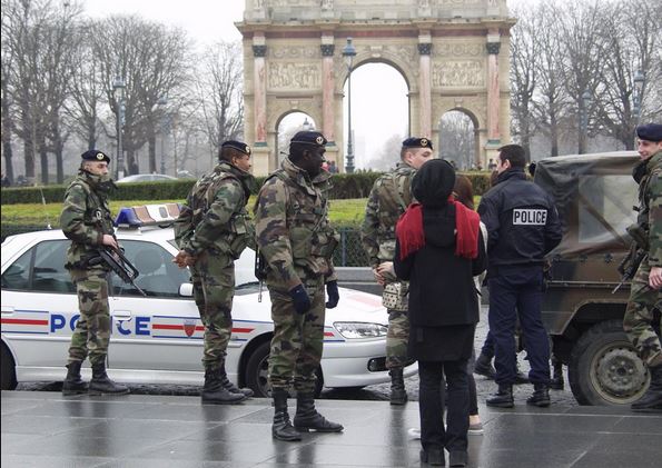 Η Γαλλία ζητά βοήθεια από τον ''Ευρωστρατό - Φάντασμα''. Τι θα γίνει με το Ευρωπαϊκό στρατηγείο Λάρισας; - Φωτογραφία 1