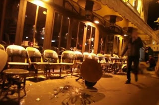 ΝΕΟ Βίντεο - ΣΟΚ: Τα πρώτα δευτερόλεπτα μετά από επίθεση των τζιχαντιστών στο Παρίσι - Μυρωδιά Θανάτου - Φωτογραφία 1