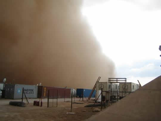 Μία από τις μεγαλύτερες αμμοθύελλες όλων των εποχών [photo+video] - Φωτογραφία 10