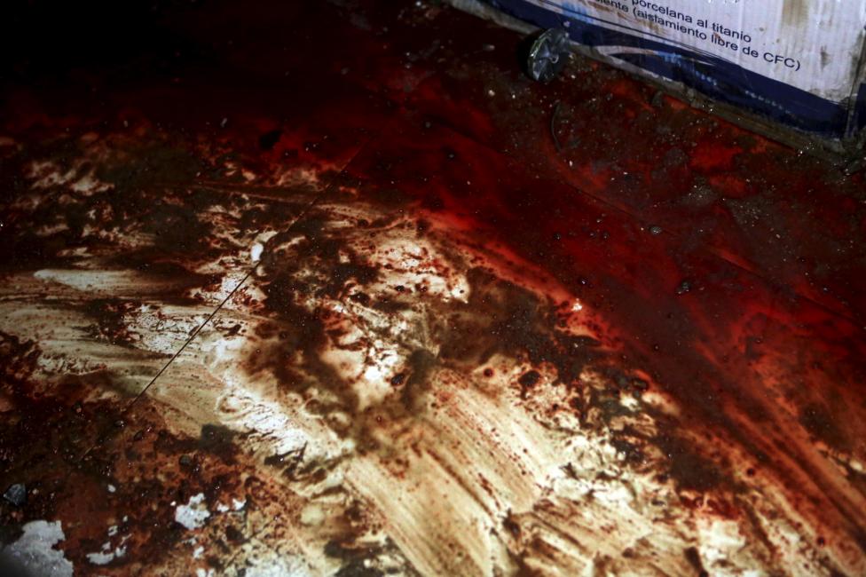 ΠΡΟΣΟΧΗ ΣΚΛΗΡΕΣ ΕΙΚΟΝΕΣ: Φρίκη μέσα από το ξενοδοχείου του Μάλι - Αίματα και σφαίρες παντού - Φωτογραφία 9