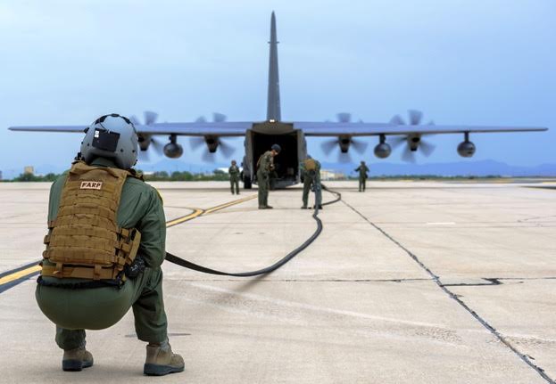 Ανεφοδιασμός A-10C από HC-130J στο έδαφος [photos] - Φωτογραφία 7