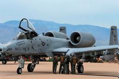 Ανεφοδιασμός A-10C από HC-130J στο έδαφος [photos]