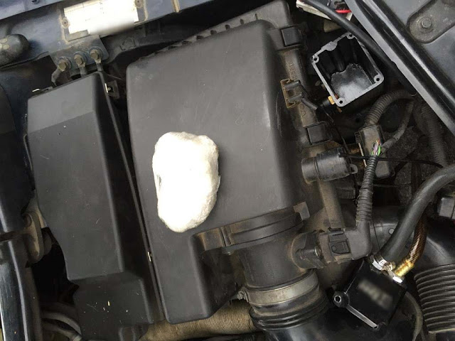 Καρδίτσα: Μετέφερε κοκαΐνη στον κινητήρα του αυτοκινήτου [photos] - Φωτογραφία 5