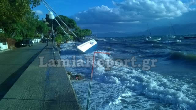 Ράχες: Έβγαλε σκάφη στη στεριά ο νοτιάς [photo+video] - Φωτογραφία 4