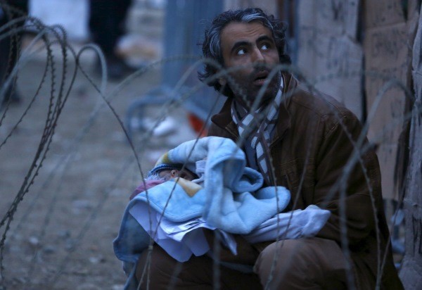 Επιστρέφουν πίσω οι πρόσφυγες από την Ειδομένη [photos] - Φωτογραφία 3