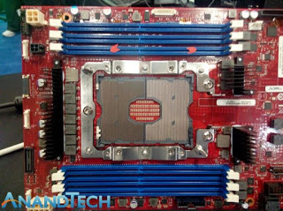 Το wafer ενός Intel Xeon Phi επιδεικνύεται στο SuperComputing 15 - Φωτογραφία 1