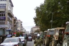 Μαρσάρουν τα τρακτέρ οι αγρότες στα Τρίκαλα κατά Tρόικας και Kυβέρνησης [photos]